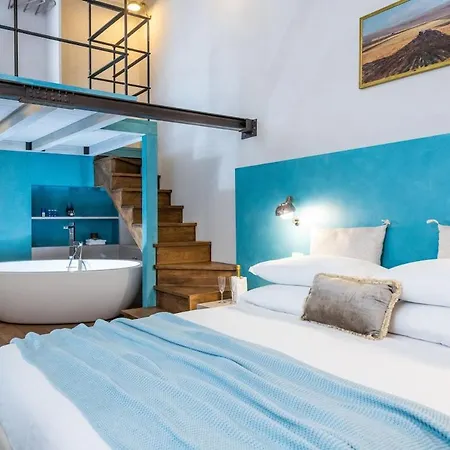New Listing! Spanish Steps Prestige * Řím